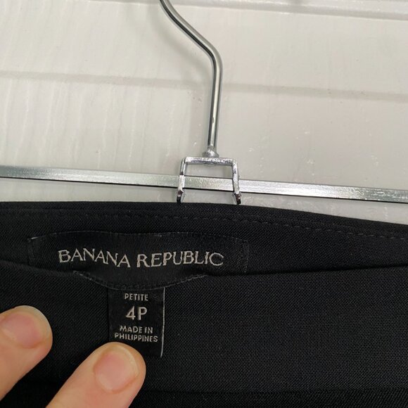 Banana Republic Petite Black Pencil Skirt – Size 4P - Picture 2 of 6